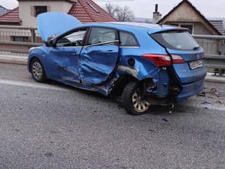 Zrážka dvoch áut v