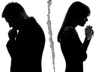 Je KONIEC: Kráska z