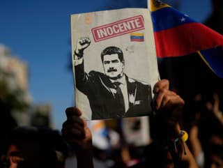 Stúpenci vlády žiadajú prepustenie