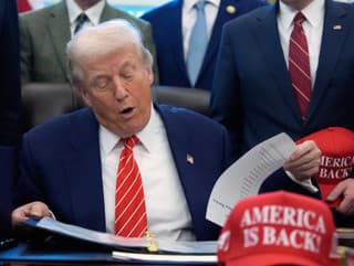 Donald Trump pripustil miernejší