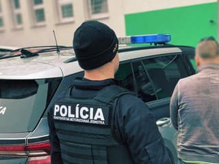 Lúpež na vlakovej stanici.