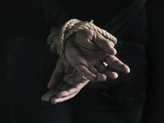 Prezident unikol smrti a