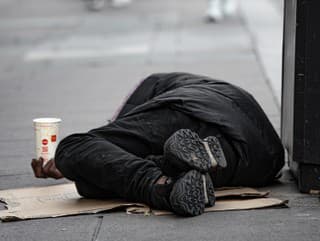 NAJBOHATŠÍ bezdomovec sveta? Ľudia