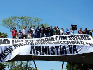 Ľudia sa zúčastňujú na