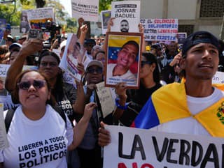 Ľudia sa zúčastňujú na