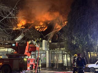 Ničivý oheň neďaleko Budapešti!