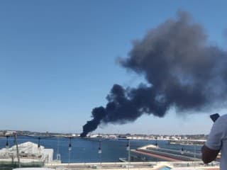 Mohutný dym nad Havanou: