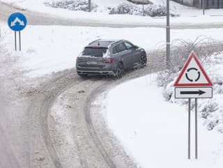 Zhoršené podmienky na cestách: