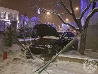 Nehoda osobného automobilu v