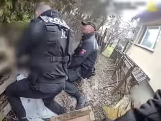 Polícia obvinila muža, ktorý