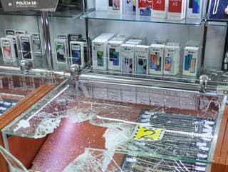 Maskovaný páchateľ udrel v