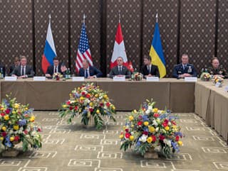 Americká delegácia sa účastní