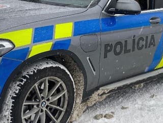 Vodič narazil do stĺpa!