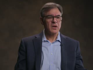 bývalý agent CIA John