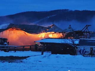 Pri požiari senníka v