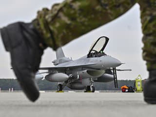 prílet dvoch nových stíhačiek