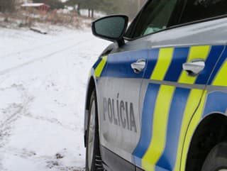 Polícia obvinila muža, pri