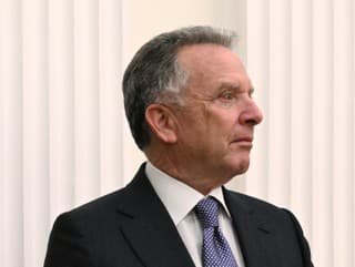 Kirill Dmitrijev a Steve