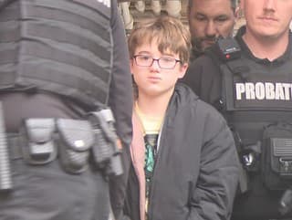 Clayton zastrelil svojho adoptívneho