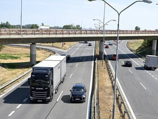 Vodiči pozor: Na diaľniciach