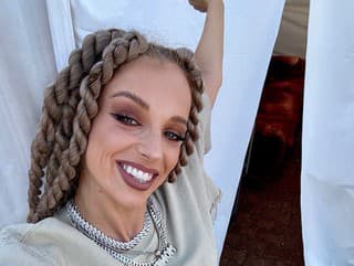 Bude Sima ukazovať svoje