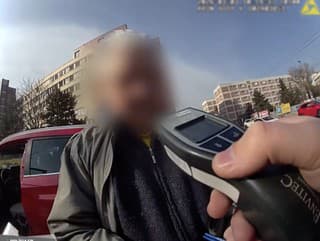 86-ročný vodič mal neplatné