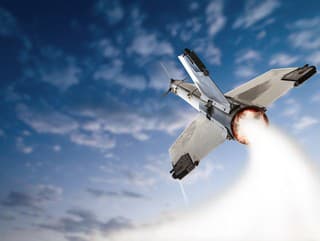 Američania vytiahli zbrane z