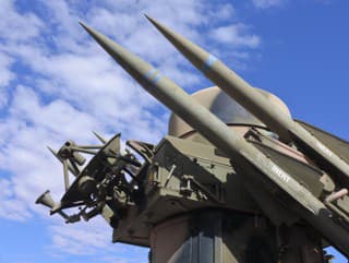 Surface-to-air missiles with radar