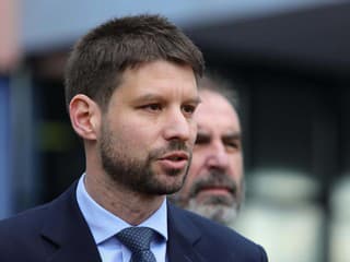 PS vyzýva premiéra, aby