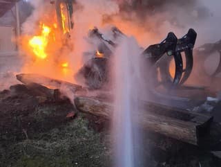 Hasiči aktuálne zasahujú pri