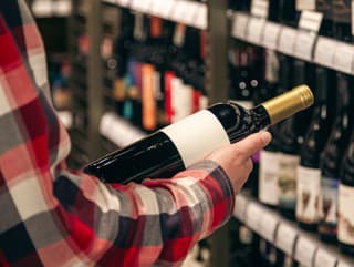 Koniec nočných nákupov alkoholu