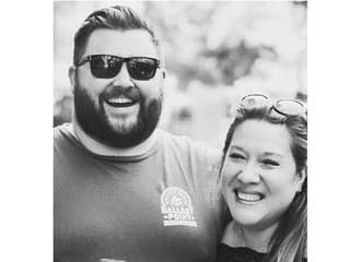 Americký influencer pôsobiaci v