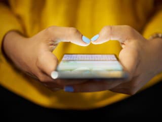 Vytiahla z nich MAJLAND