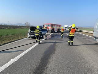 Plamene na diaľnici D1: