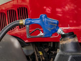 Kto bude tankovať naftu