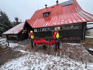 Horskí záchranári pomáhali zranenému