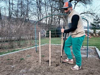 Jednoduché zapichovanie oporných kolíkov