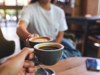 Kávu nalačno radšej nepite: