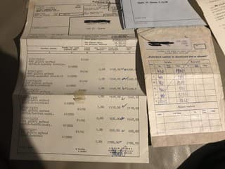 Reštaurátor vytiahol starý cenník.