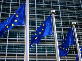 Brusel bije na poplach!