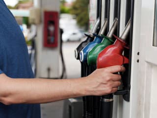 Lacnejší benzín u susedov?