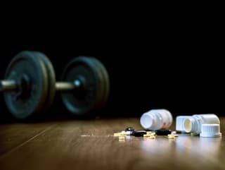 Biznis so steroidmi v