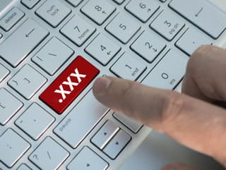 Problém pornografických platforiem! Maloletých