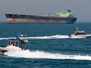 Hormuzský prieliv kontrolovaný Iránom.