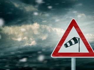 Vodiči, POZOR! Fúka silný