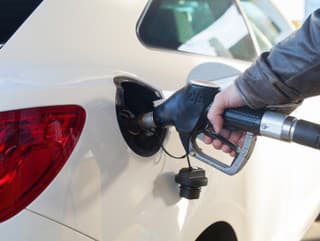 Lacnejšie tankovanie u naších