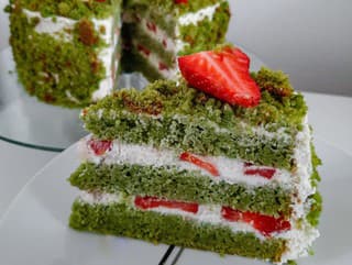 Svieža machová torta na