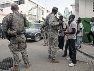 Na Haiti útočil gang!