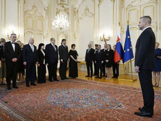 Prezident Pellegrini vymenoval 30