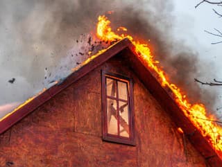 Rodinný dom zachvátili plamene: